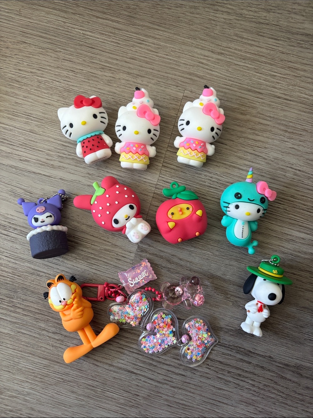 FIGURINE and Keychain BUNDLE: Hello Kitty & Friends,Garfield,Snoopy